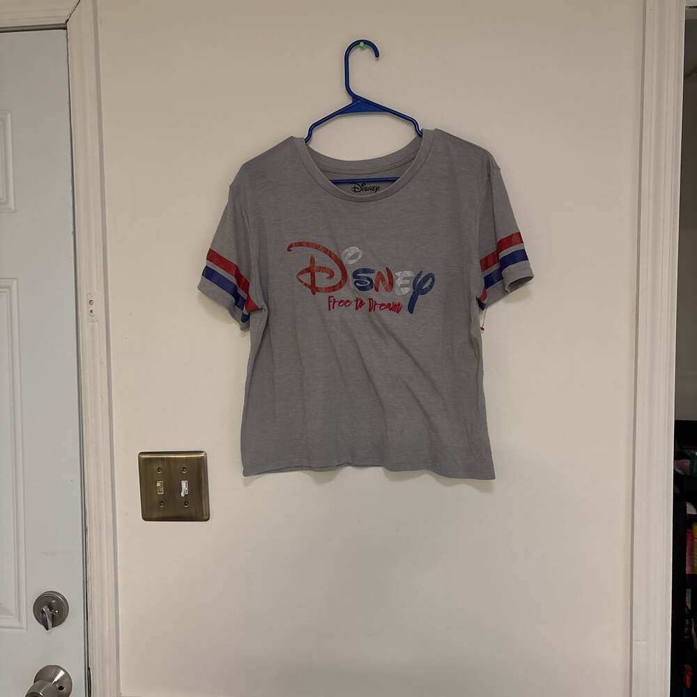 Disney Womens Gray T Shirt Graphic Spellout Crop Pullover Short Sleeve M (7-9)